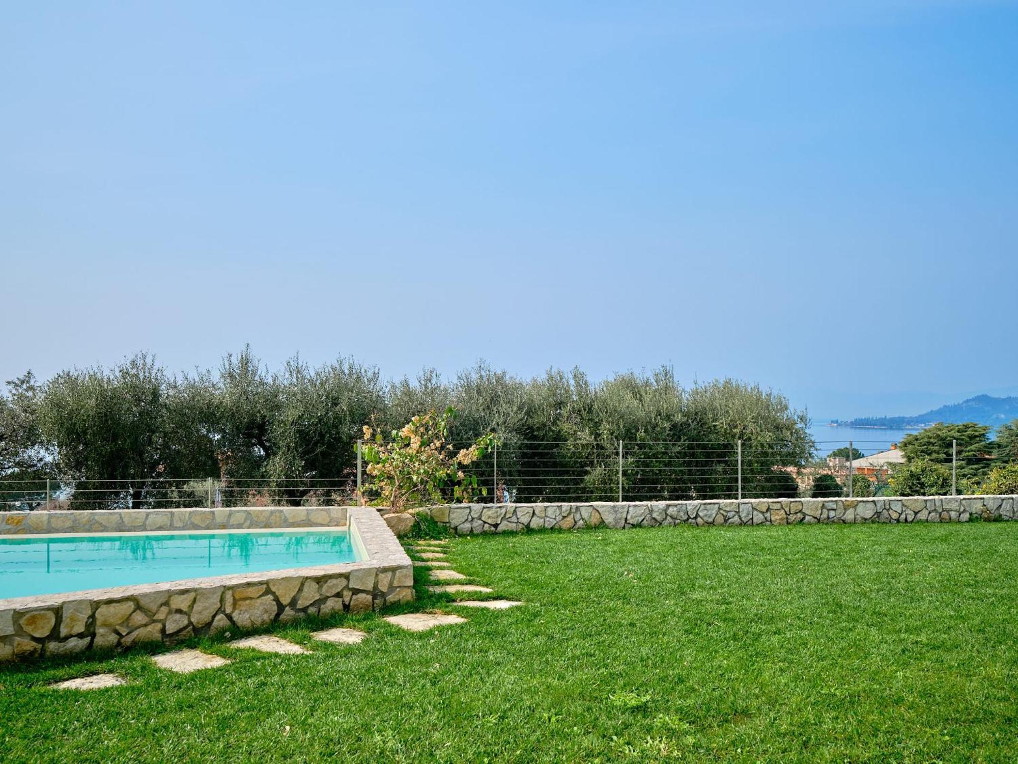 Villa Sunny Lake Suites Bardolino Exterior foto
